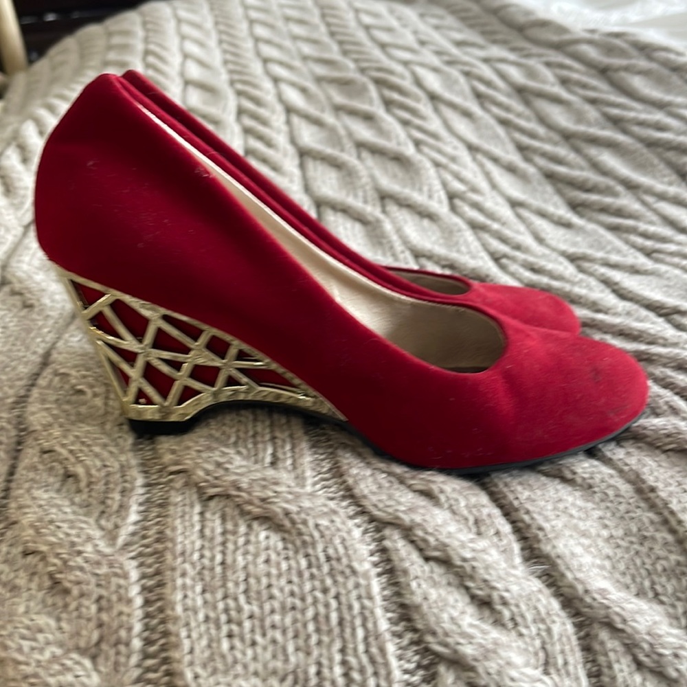 Red/ gold shoes